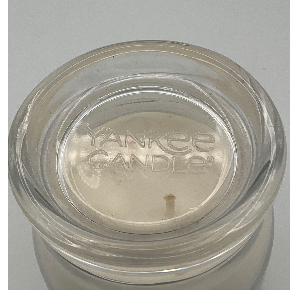 Yankee Candle Coconut Beach 13 oz 2-Wick Medium Jar Scented Candle White 1630001 - Picture 3 of 4